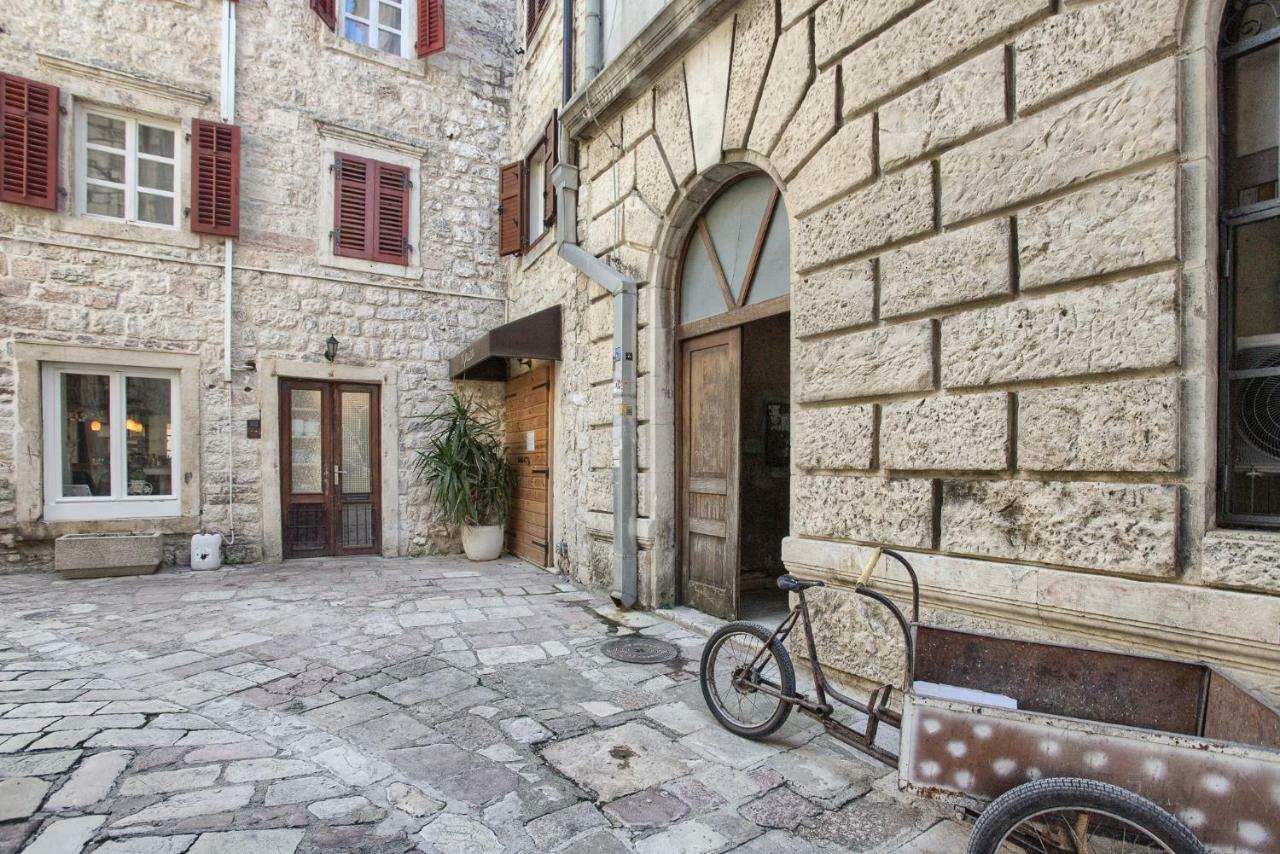 Apartment Old Town Finest Kotor Bagian luar foto