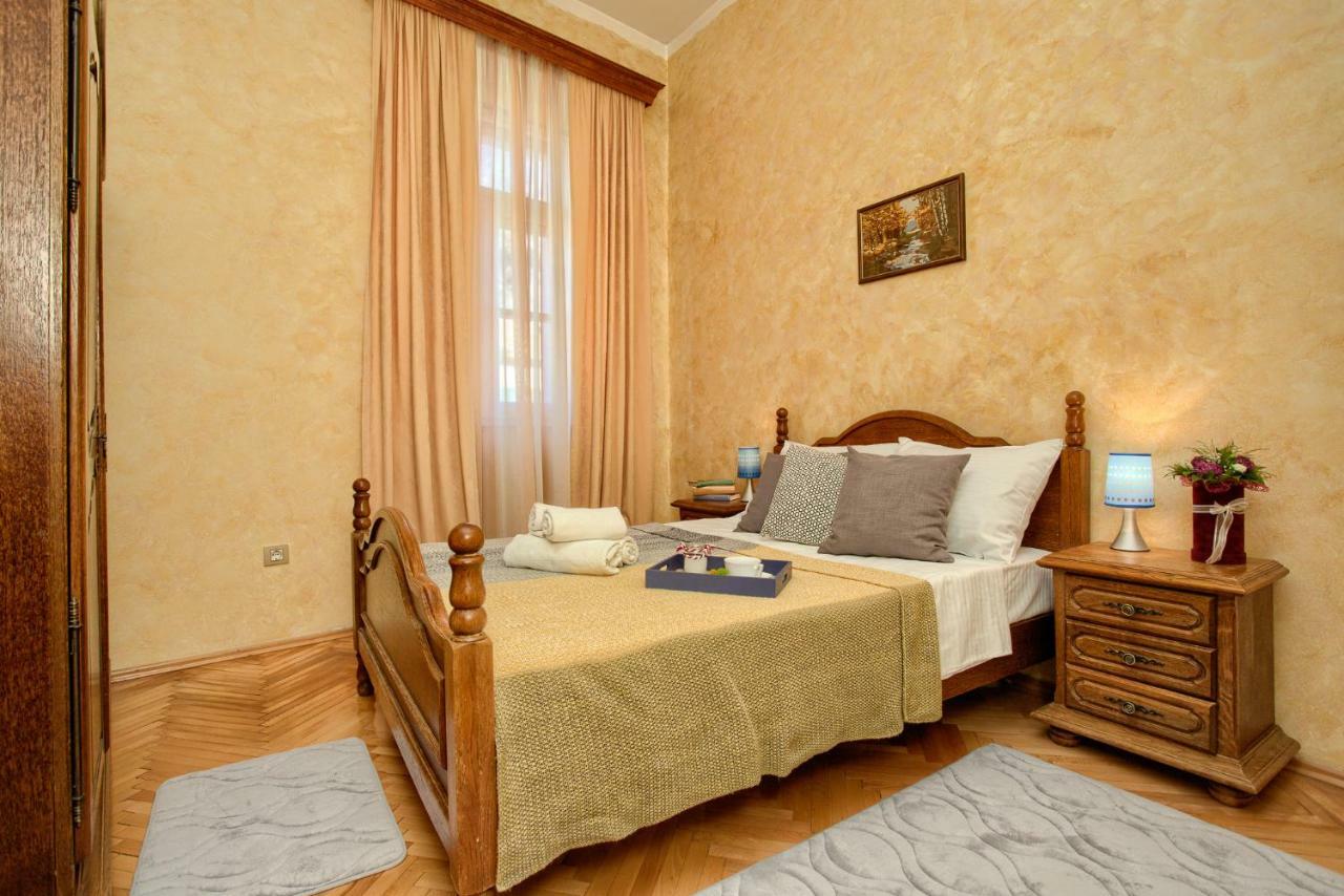 Apartment Old Town Finest Kotor Bagian luar foto